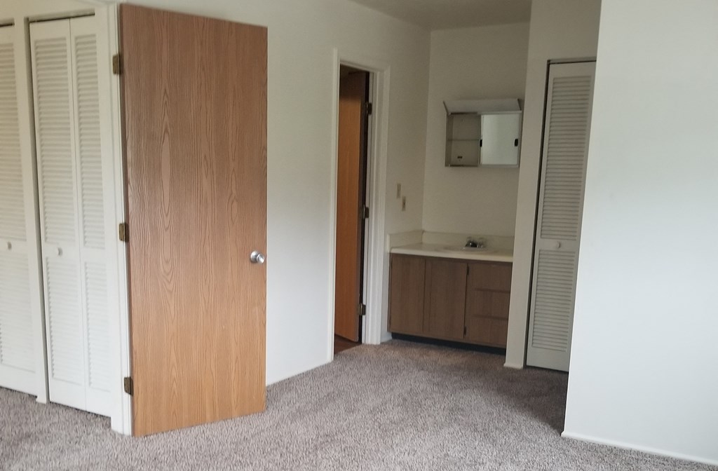 Edgemont Colony Apartments bedroom, West Unity, OH