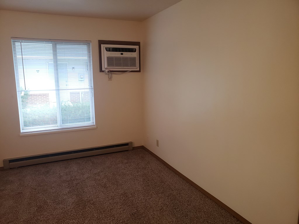 Holiday Hills Apartments bedroom, Cromwell, IN