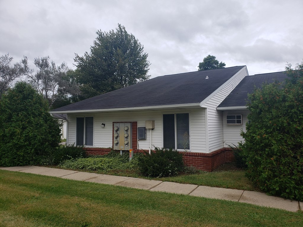 Holiday Hills exterior, Cromwell, IN