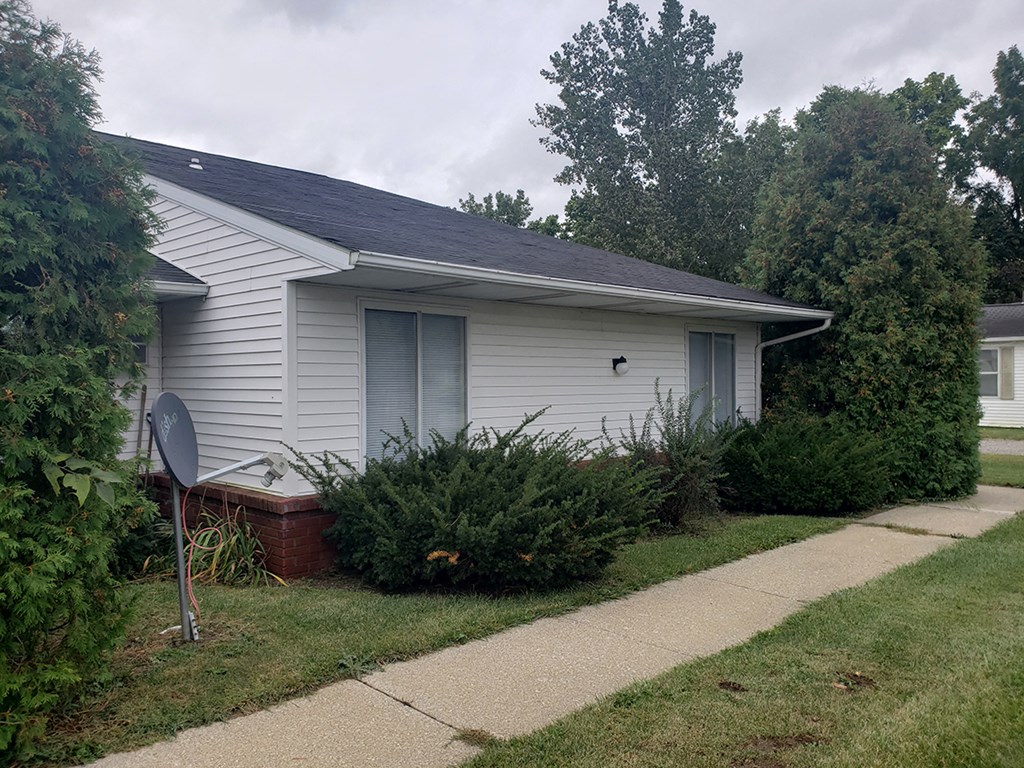 Holiday Hills exterior, Cromwell, IN