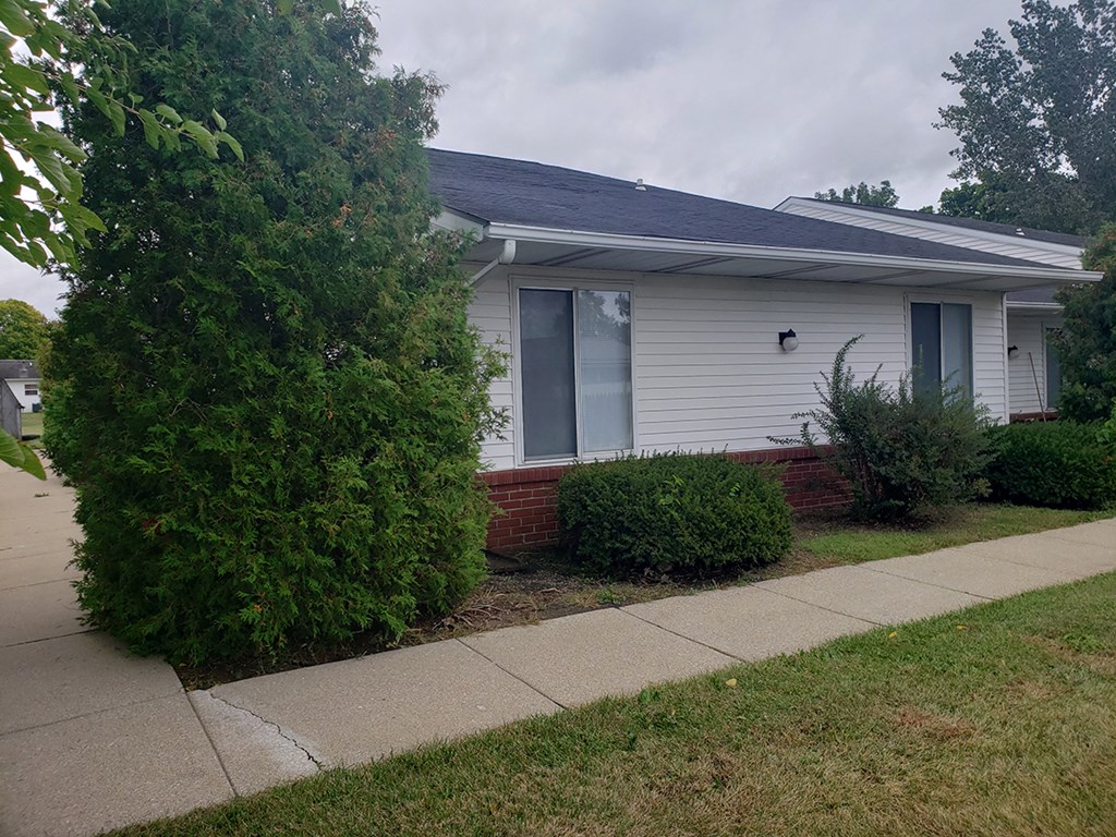 Holiday Hills Apartments, 103 Holiday Lane, Cromwell, IN RentCafe