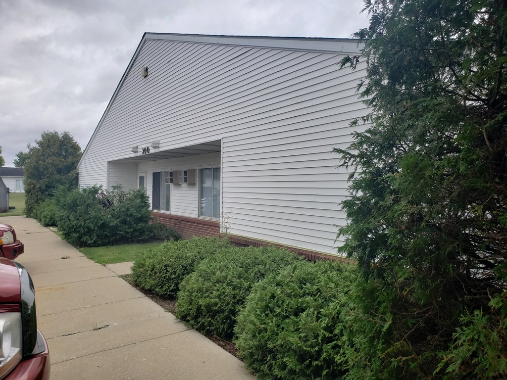 Holiday Hills exterior, Cromwell, IN