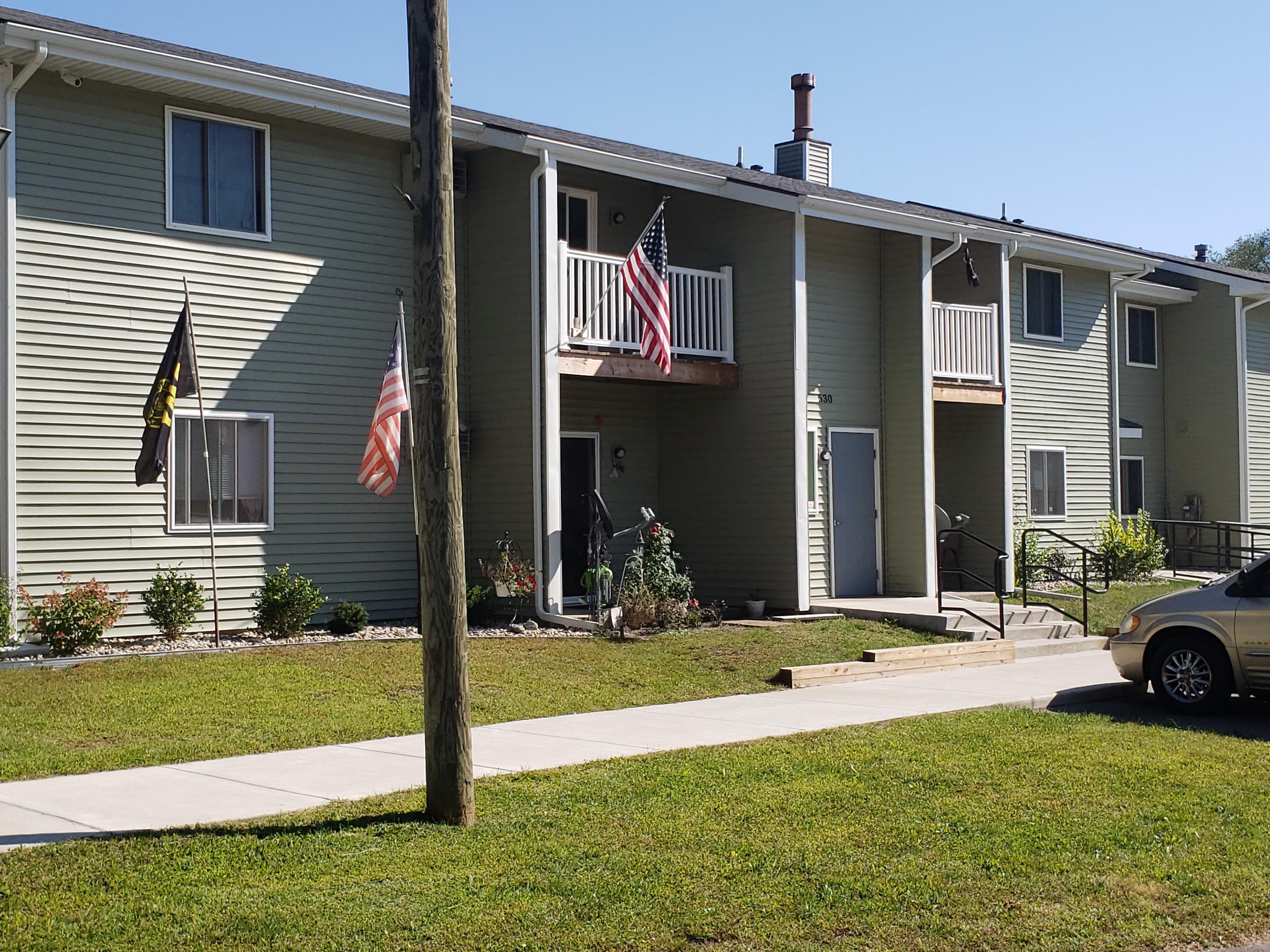 Center Street Apartments exterior