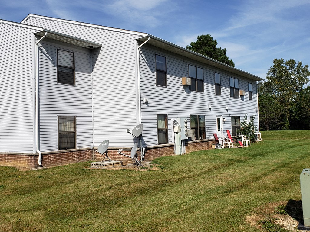 Drake Terrace I Apartments, 400 Oak Trail, Kendallville, IN RentCafe