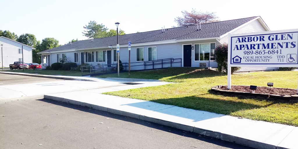 Arbor Glen exterior
