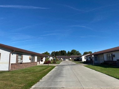 101 Oakview Dr. 2 Beds Apartment for Rent