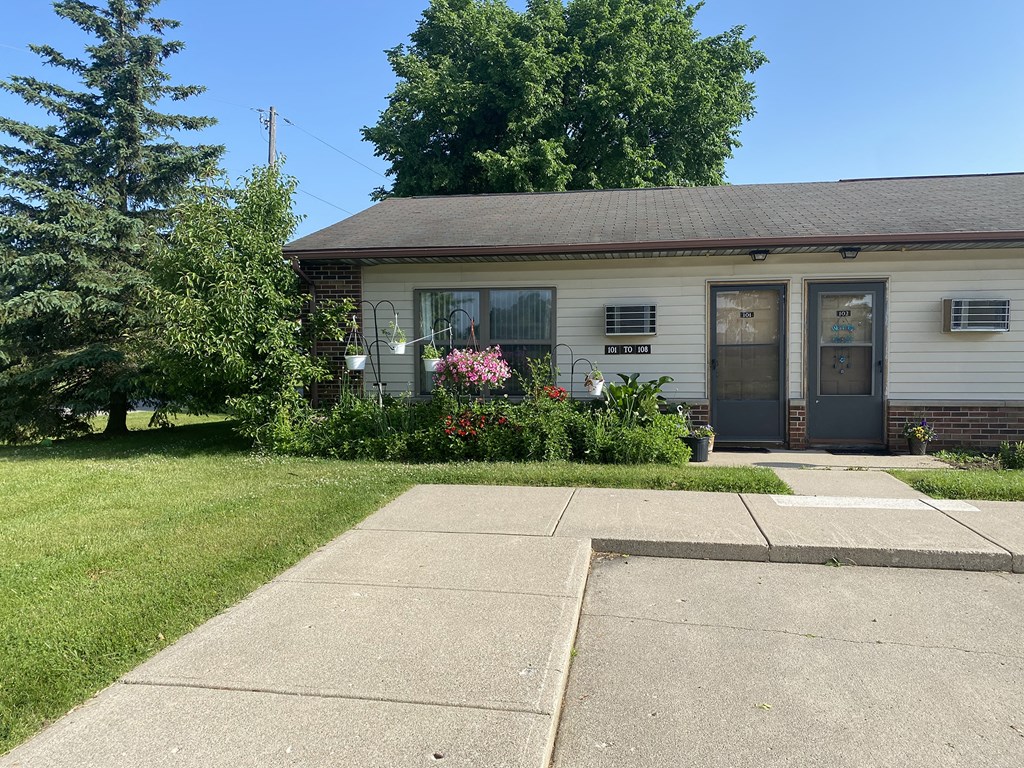 Orland Manor Apartments exterior, Orland, IN