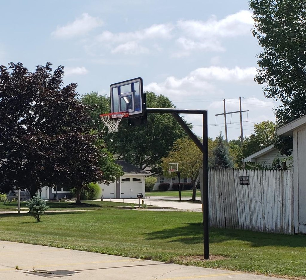 Indian Terrace Apartments basketball hoop, Garrett, IN