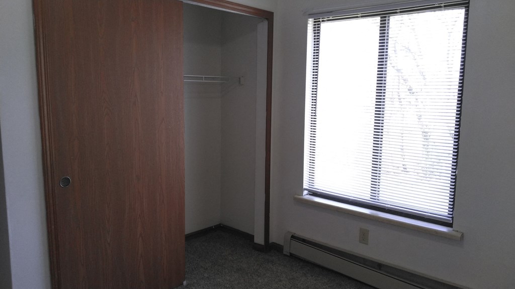 Mill Pond Family Apartments bedroom, Brooklyn, MI