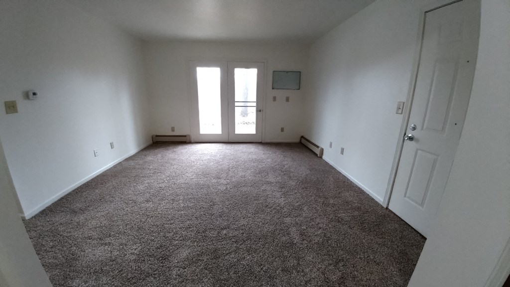 this is a photo of the living room of a 560 square foot, 1 bedroom apartment at