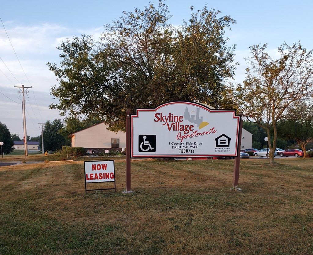 Skyline Apartments sign Markle, IN