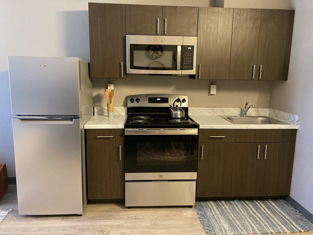 Plato's Apartments regular studio kitchenette, Sheffield, Alabama