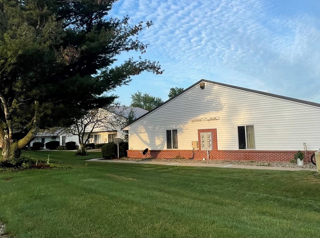 Sulky Downs Apartments exterior, Shipshewana, Indiana