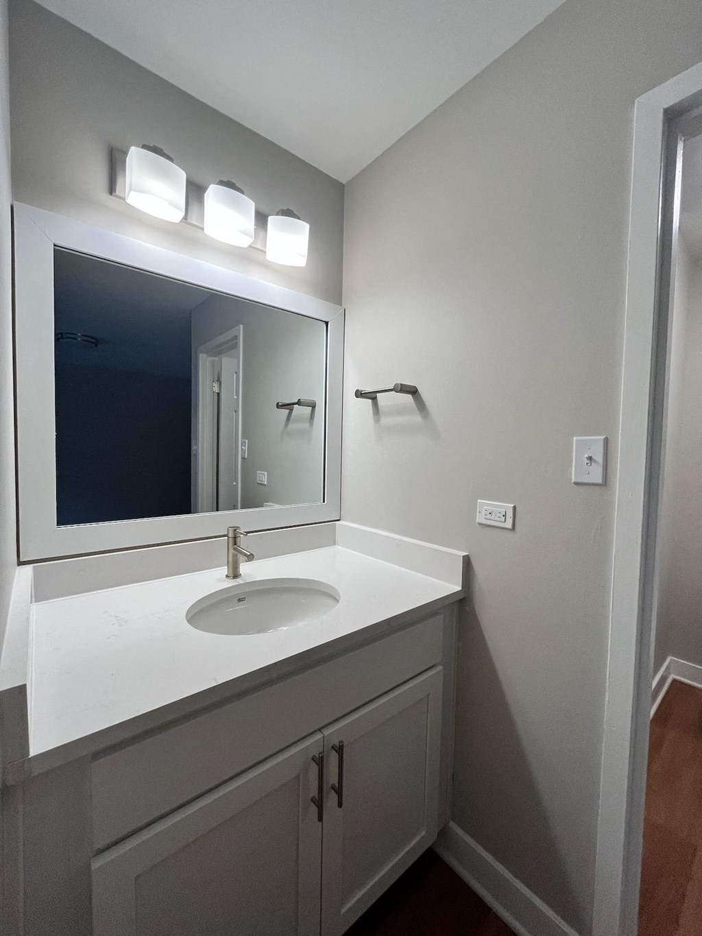 LED anti fog lighted mirror in master