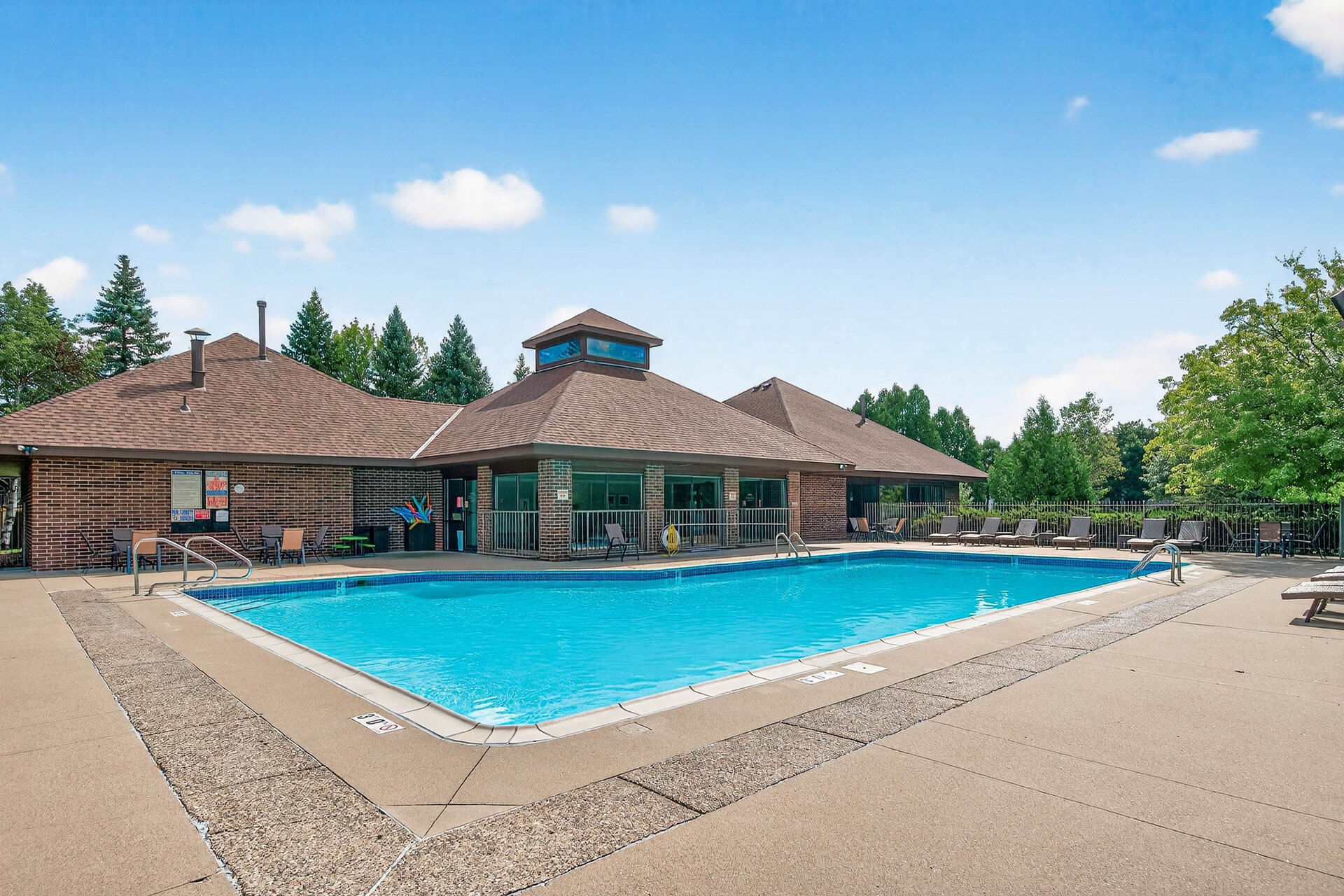 Oak Pointe Apartments