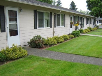 landscaping and front entry - Photo Gallery 3