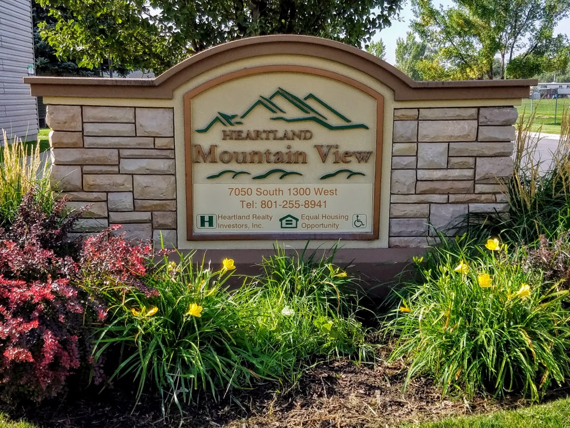 Heartland Mountain View Signage