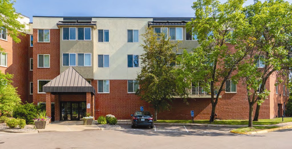 Quail Ridge Apartments Front Entrance