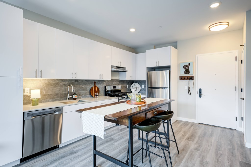 Cooking, food, kitchen, soft close cabinets, gas stoves