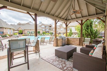 100 Crossing Blvd 1-3 Beds Apartment for Rent - Photo Gallery 2