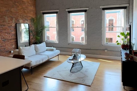116 W Columbia St, 301 1 Bed Apartment for Rent - Photo Gallery 5