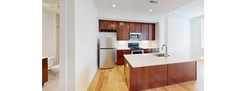 1810 Elm St 401