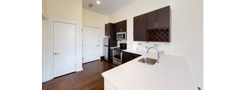 900 E McMillan St 206