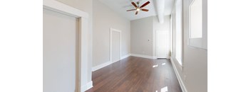 901 E McMillan St 206