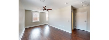 901 E McMillan St 305