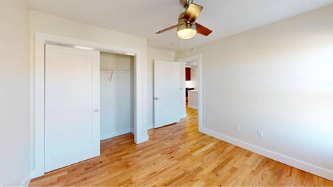 900 E McMillan Studio-1 Bed Apartment for Rent - Photo Gallery 16