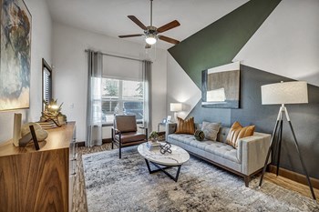 living room - Photo Gallery 9