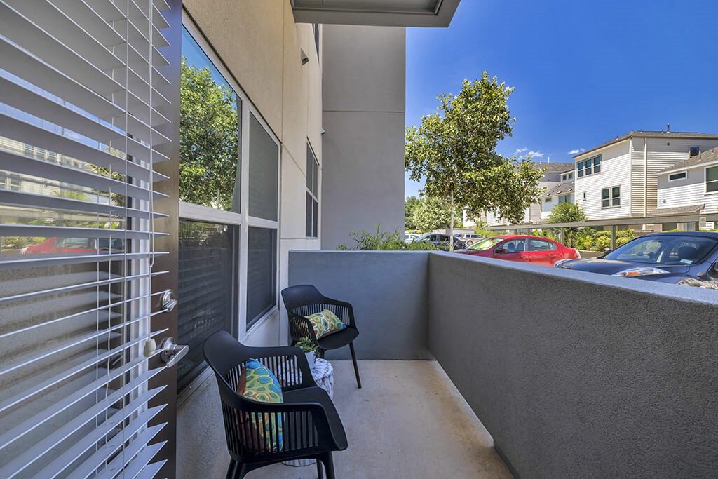 patio at Urban Crest Apartments, San Antonio