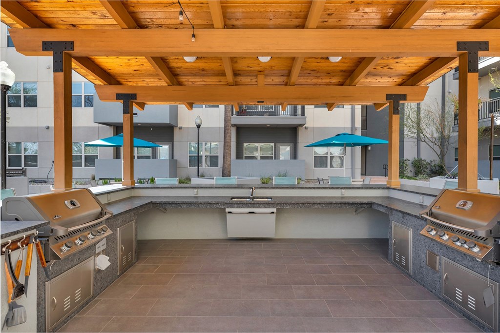 Outdoor Kitchen  at Urban Crest Apartments, San Antonio, TX, 78209