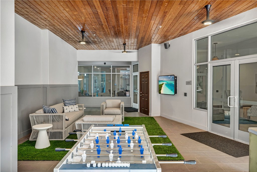 Lounge  at Urban Crest Apartments, San Antonio