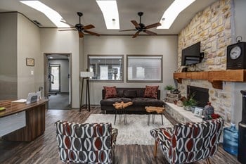 6533 E Medalist Cir 2-3 Beds Apartment, Townhouse for Rent - Photo Gallery 3