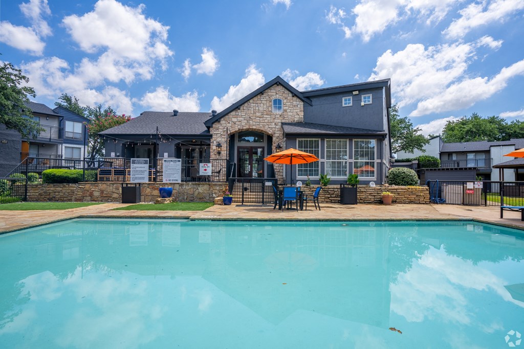 the preserve at ballantyne commons pool and house with patio furniture and a pool at District 2308, Arlington ?