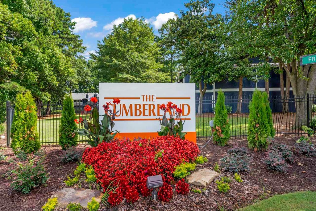 a sign that says the cummer museum of art and gardens