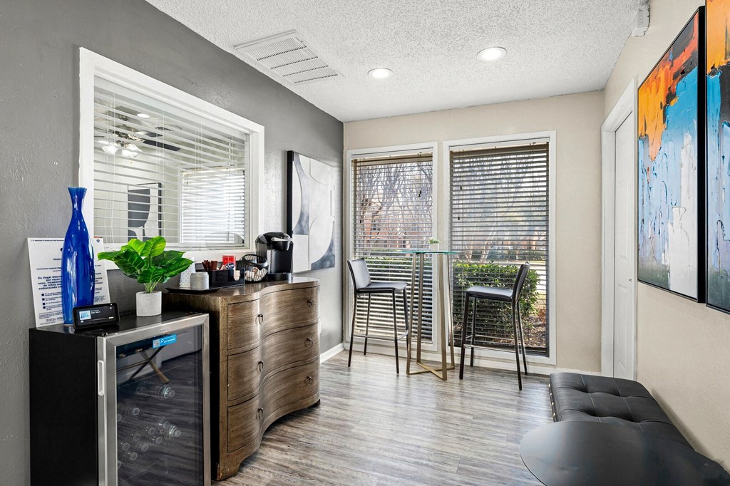 the residence on lamar apartment homes leasing office at Keller Oaks, Texas, 75006