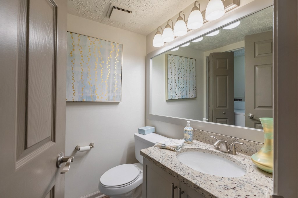 apartments with Modern bathroom