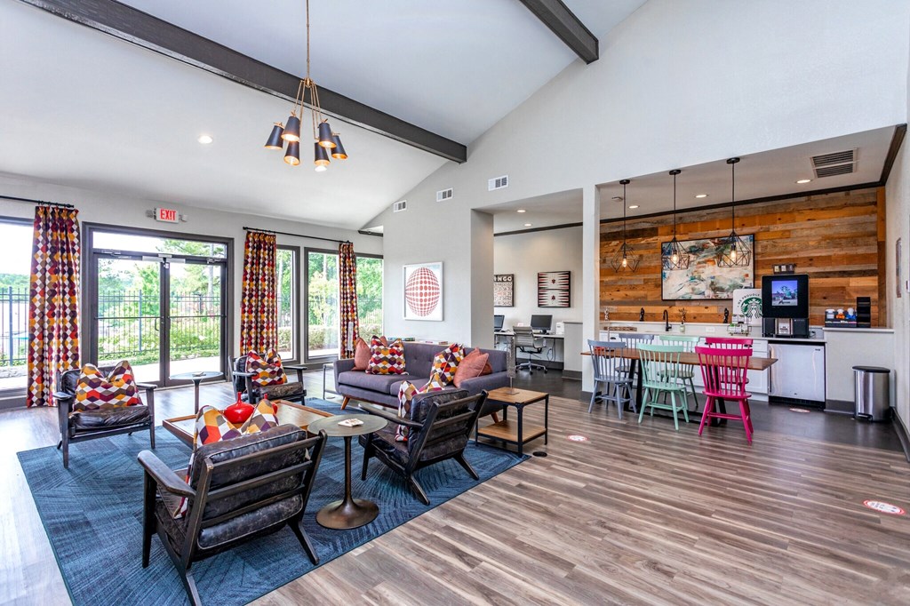 the preserve at ballantyne commons community living room and dining area