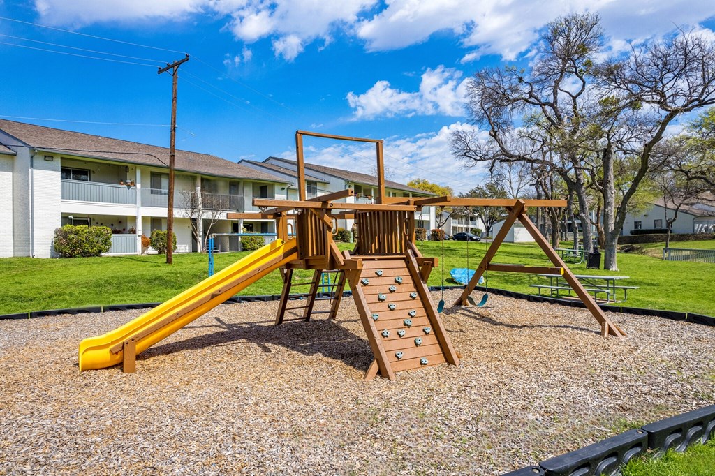 playground  at The Hudson, Carrollton, TX 75006 ?