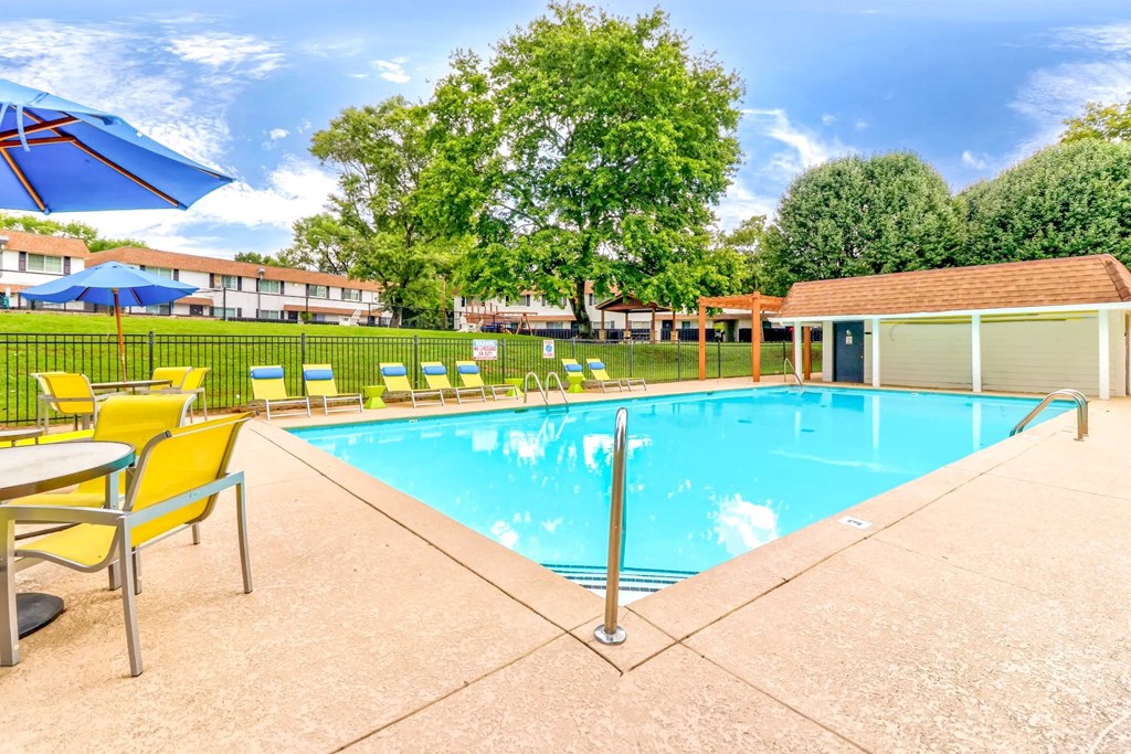 Pool at The Brentwood, Nashville, Tennessee