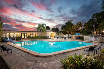 Pool by Twilight - Photo Gallery 2