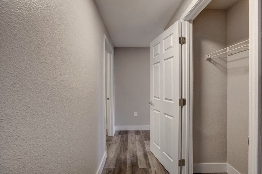 Broadleaf Apartments