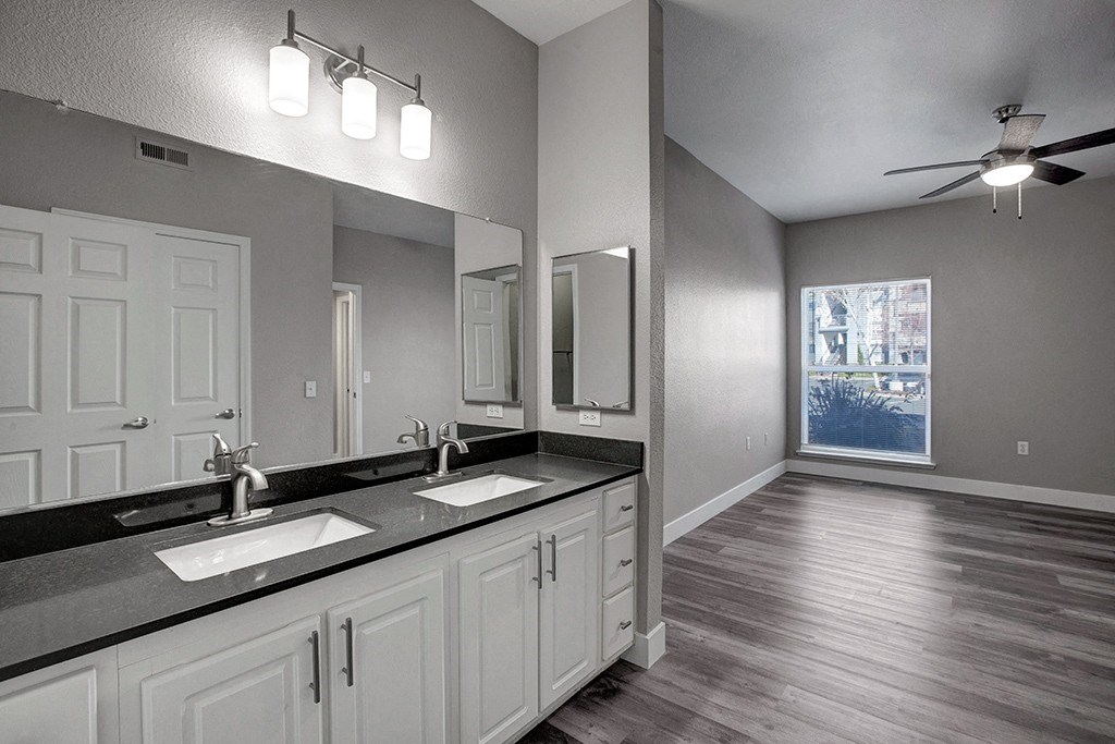 Broadleaf Apartments