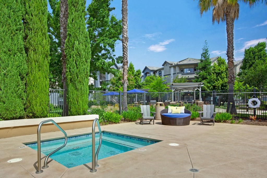 Broadleaf Apartments