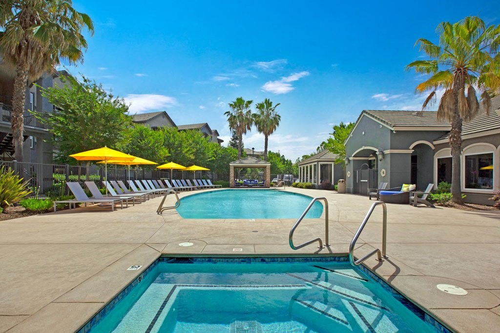 Broadleaf Apartments