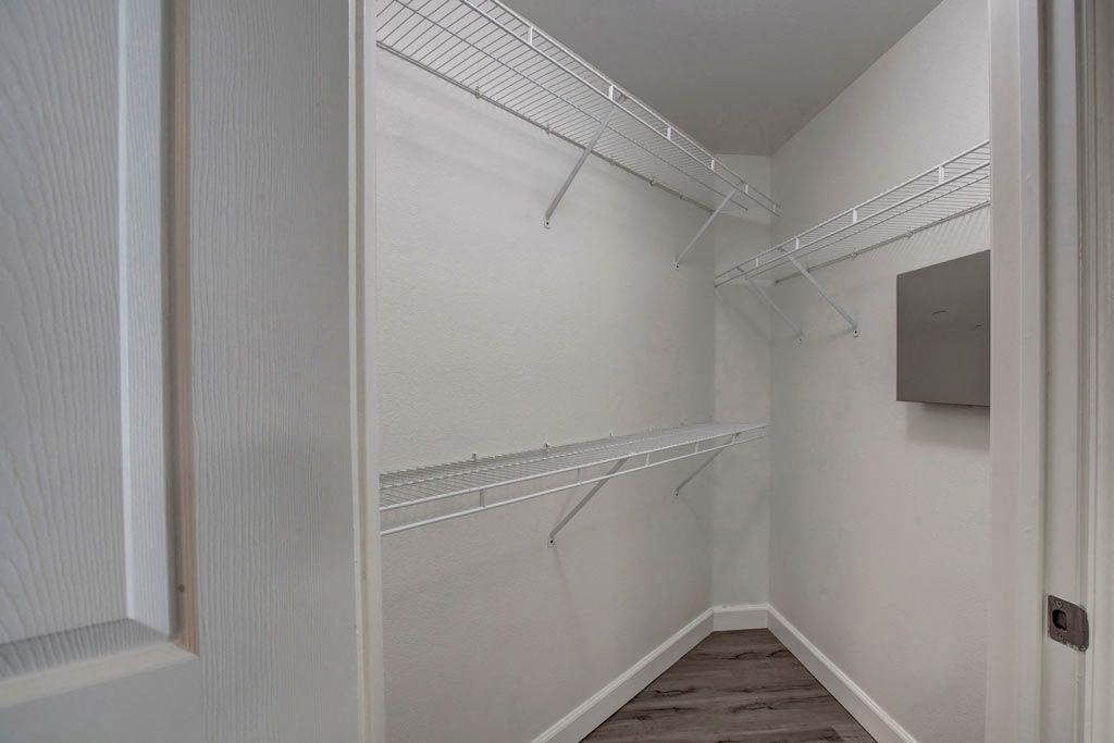 Broadleaf Apartments