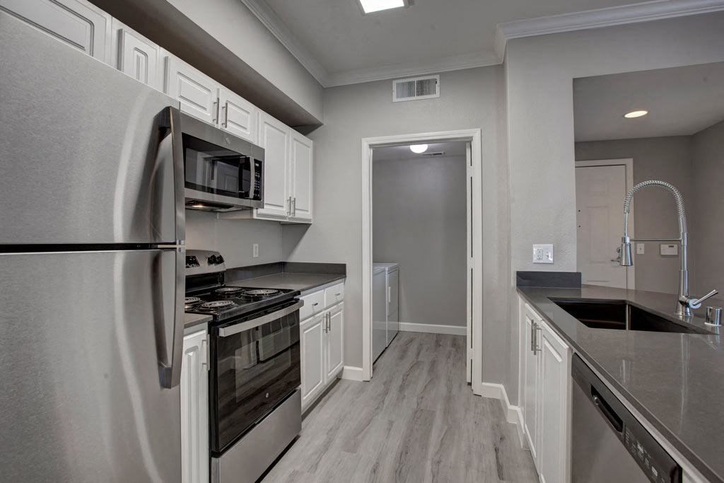 Broadleaf Apartments