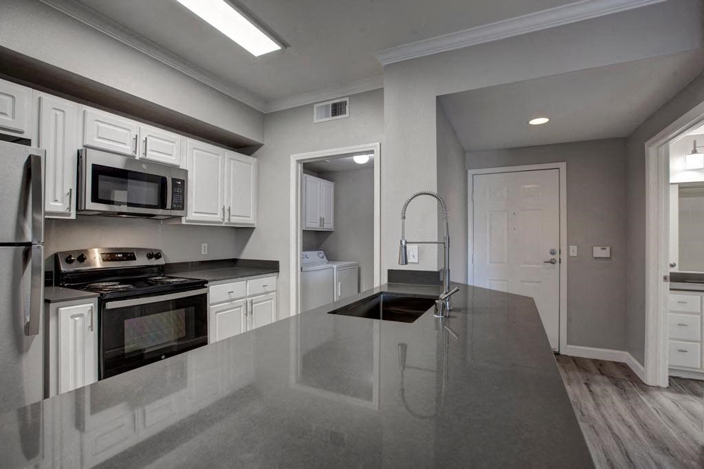 Broadleaf Apartments